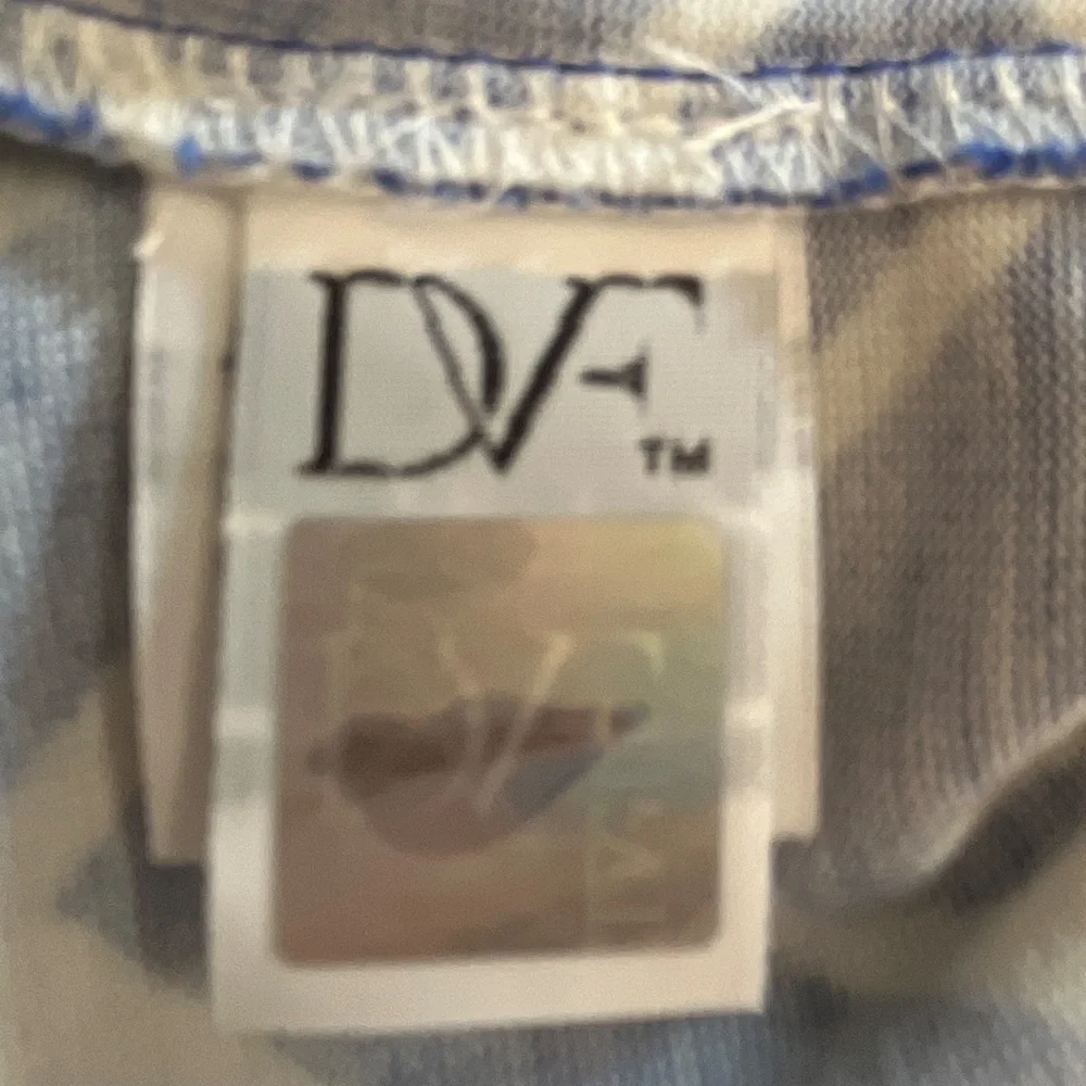 Diane Von Furstenberg Julian Blue and White Geometric Pattern Mini Wrap Dress - Picture 8 of 10